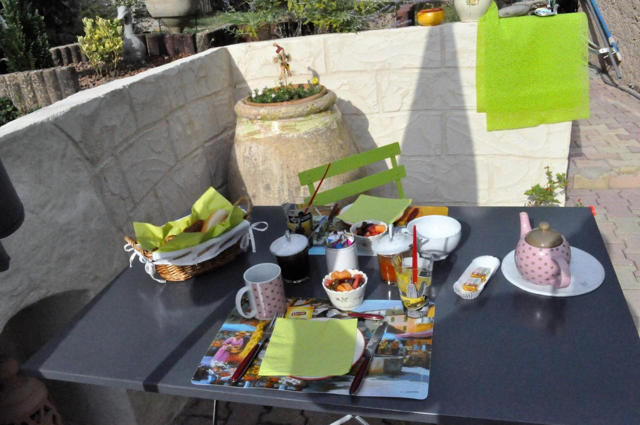 Bed and Breakfast Lou Pin Dou Papet Roquevaire Экстерьер фото